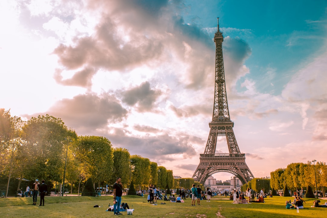 Parigi Web Development Services | Custom Website Design & Development in Parigi
